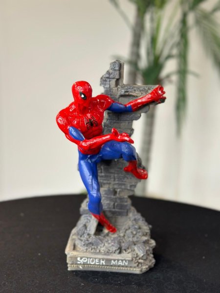 تحفة سبايدر مان حجر منظر